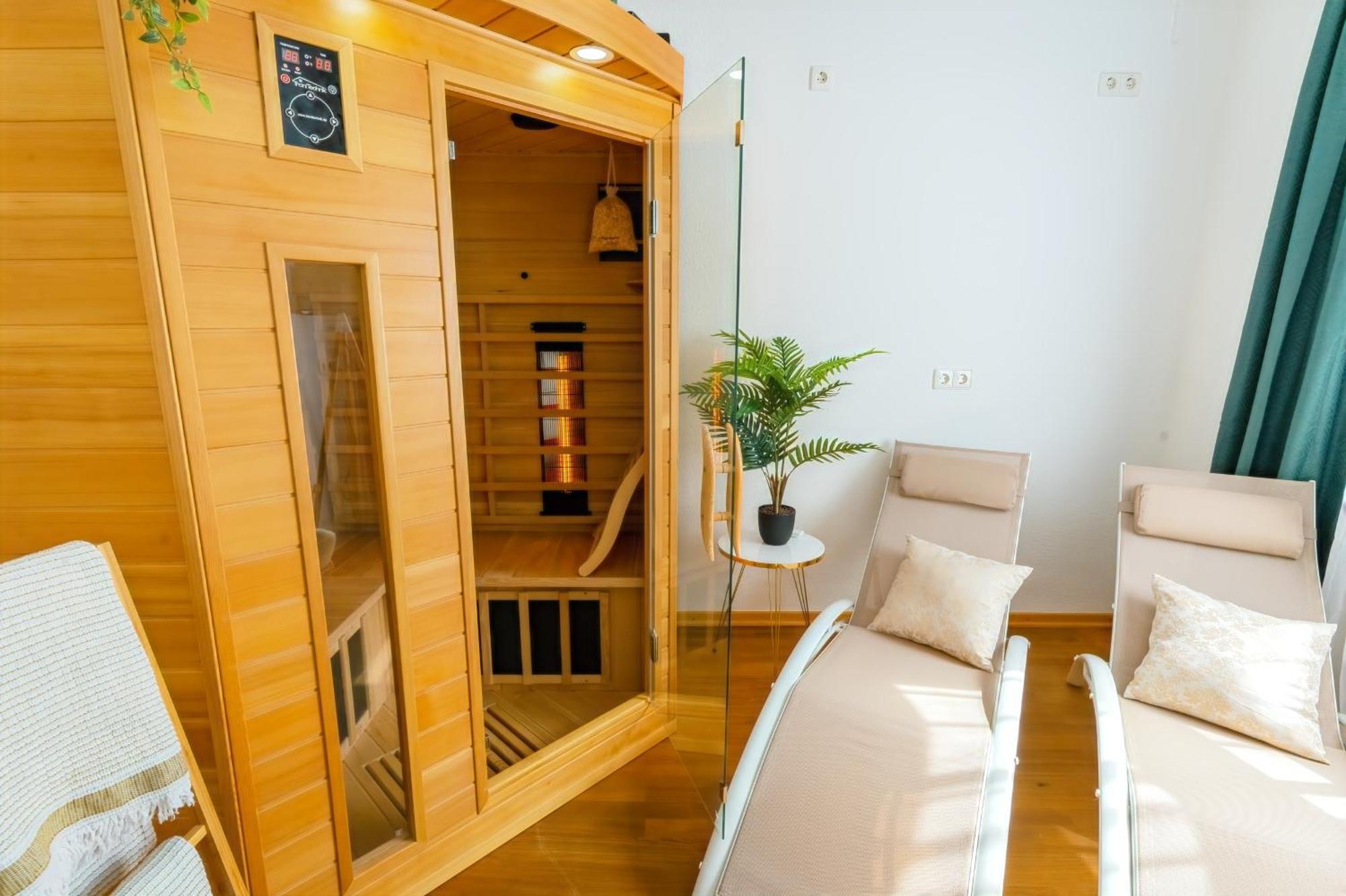 The Big Muenster Fuer Bis Zu 12, Whirlpool, Sauna, Zentral, Tischfussball, Balkon, Gasgrill Ulma Esterno foto