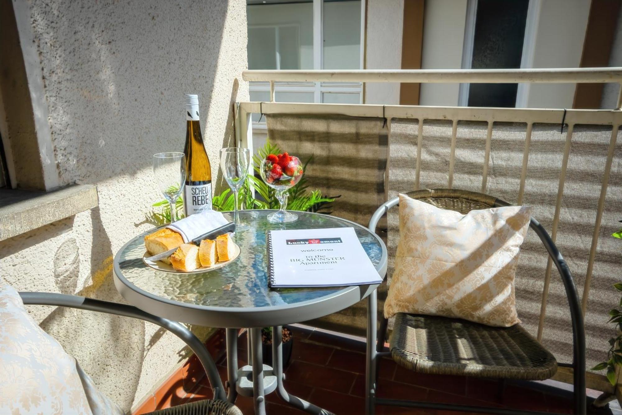 The Big Muenster Fuer Bis Zu 12, Whirlpool, Sauna, Zentral, Tischfussball, Balkon, Gasgrill Ulma Esterno foto