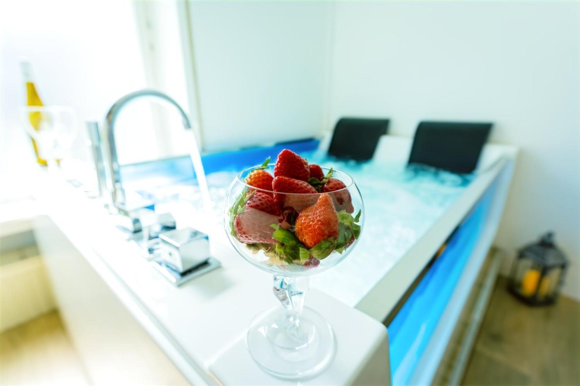 The Big Muenster Fuer Bis Zu 12, Whirlpool, Sauna, Zentral, Tischfussball, Balkon, Gasgrill Ulma Esterno foto